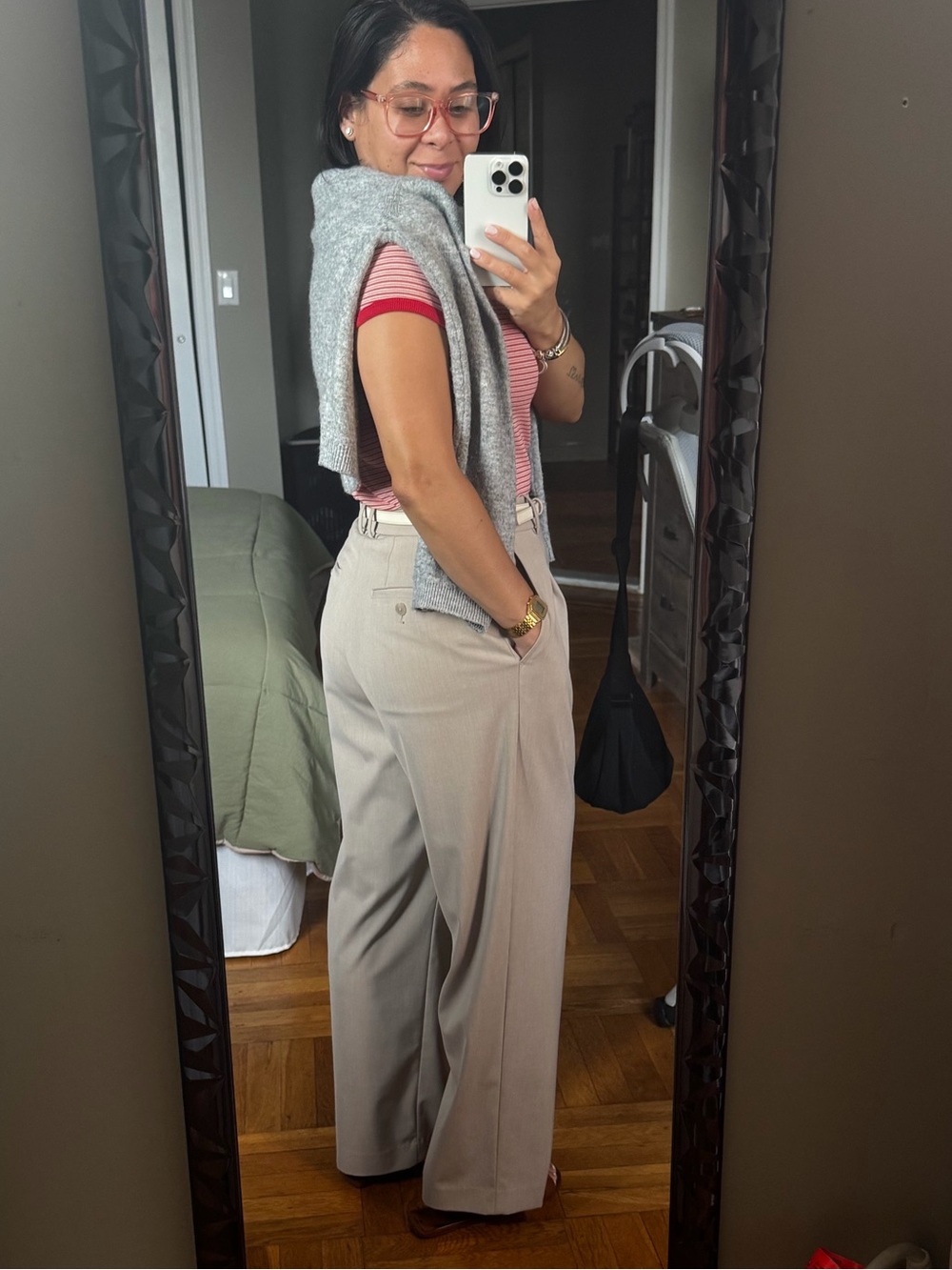 uniqlo • pleated trousers